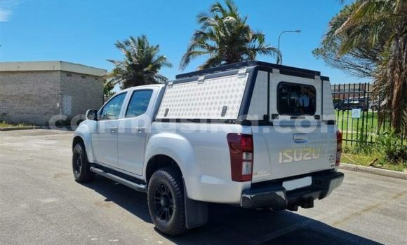 Buy Used Isuzu KB Silver Car in Beitbridge in Matabeleland South Buy Used Isuzu KB Silver Car in Beitbridge in Matabeleland South