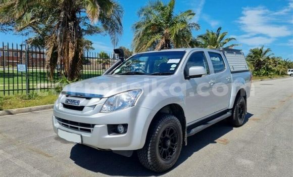 Buy Used Isuzu KB Silver Car in Beitbridge in Matabeleland South Buy Used Isuzu KB Silver Car in Beitbridge in Matabeleland South