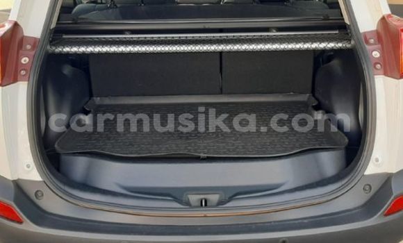 Tenga Tsaru Toyota RAV4 Chena Mota in Beitbridge in Matabeleland South Tenga Tsaru Toyota RAV4 Chena Mota in Beitbridge in Matabeleland South