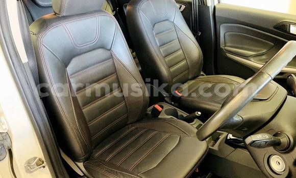 Acheter Occasion Voiture Ford EcoSport Blanc à Beitbridge, Matabeleland South Acheter Occasion Voiture Ford EcoSport Blanc à Beitbridge, Matabeleland South