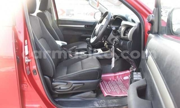 Tenga Tsaru Toyota Hilux Tsvuku Mota in Beitbridge in Matabeleland South Tenga Tsaru Toyota Hilux Tsvuku Mota in Beitbridge in Matabeleland South