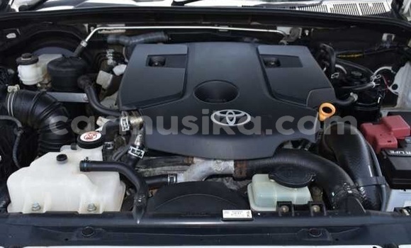 Buy Used Toyota Hilux White Car in Beitbridge in Matabeleland South Buy Used Toyota Hilux White Car in Beitbridge in Matabeleland South