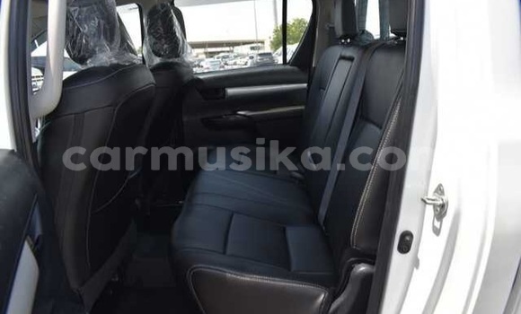 Buy Used Toyota Hilux White Car in Beitbridge in Matabeleland South Buy Used Toyota Hilux White Car in Beitbridge in Matabeleland South