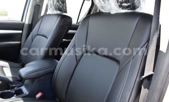 Buy Used Toyota Hilux White Car in Beitbridge in Matabeleland South Buy Used Toyota Hilux White Car in Beitbridge in Matabeleland South