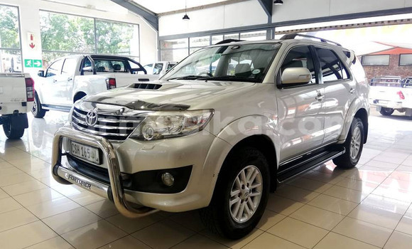 Nunua Ilio tumika Toyota Fortuner Fedha Gari ndani ya Beitbridge nchini Matabeleland Kusini