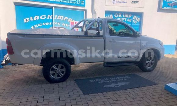 Buy Used Toyota Hilux White Car in Beitbridge in Matabeleland South Buy Used Toyota Hilux White Car in Beitbridge in Matabeleland South