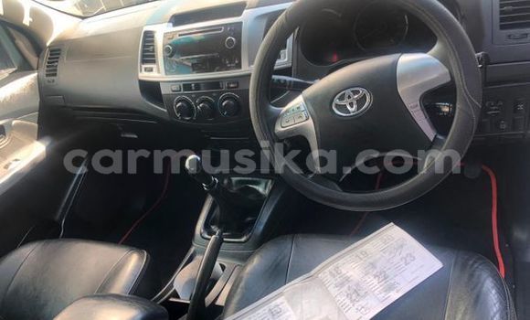 Buy Used Toyota Hilux White Car in Beitbridge in Matabeleland South Buy Used Toyota Hilux White Car in Beitbridge in Matabeleland South
