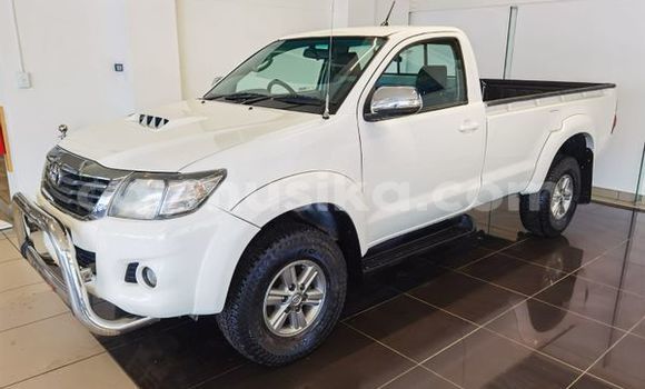 Nunua Ilio tumika Toyota Hilux Nyeupe Gari ndani ya Beitbridge nchini Matabeleland Kusini