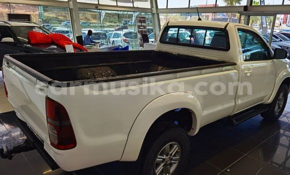 Buy Used Toyota Hilux White Car in Beitbridge in Matabeleland South Buy Used Toyota Hilux White Car in Beitbridge in Matabeleland South