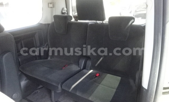 Nunua Ilio tumika Toyota Noah Fedha Gari ndani ya Beitbridge nchini Matabeleland Kusini Nunua Ilio tumika Toyota Noah Fedha Gari ndani ya Beitbridge nchini Matabeleland Kusini