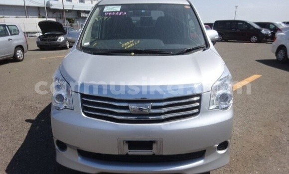 Nunua Ilio tumika Toyota Noah Fedha Gari ndani ya Beitbridge nchini Matabeleland Kusini Nunua Ilio tumika Toyota Noah Fedha Gari ndani ya Beitbridge nchini Matabeleland Kusini