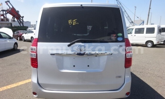 Nunua Ilio tumika Toyota Noah Fedha Gari ndani ya Beitbridge nchini Matabeleland Kusini Nunua Ilio tumika Toyota Noah Fedha Gari ndani ya Beitbridge nchini Matabeleland Kusini