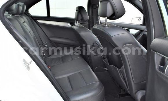 Acheter Occasion Voiture Mercedes‒Benz CLK-klasse AMG Blanc à Beitbridge, Matabeleland South Acheter Occasion Voiture Mercedes‒Benz CLK-klasse AMG Blanc à Beitbridge, Matabeleland South