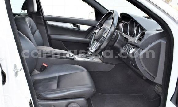 Acheter Occasion Voiture Mercedes‒Benz CLK-klasse AMG Blanc à Beitbridge, Matabeleland South Acheter Occasion Voiture Mercedes‒Benz CLK-klasse AMG Blanc à Beitbridge, Matabeleland South