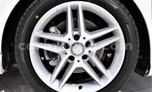 Acheter Occasion Voiture Mercedes‒Benz CLK-klasse AMG Blanc à Beitbridge, Matabeleland South Acheter Occasion Voiture Mercedes‒Benz CLK-klasse AMG Blanc à Beitbridge, Matabeleland South