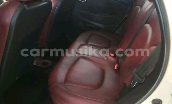 Buy Used Renault Duster White Car in Beitbridge in Matabeleland South Buy Used Renault Duster White Car in Beitbridge in Matabeleland South