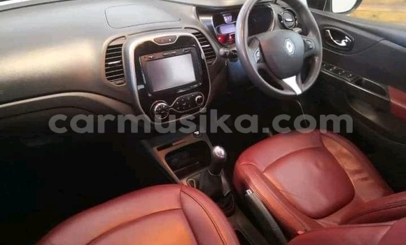 Buy Used Renault Duster White Car in Beitbridge in Matabeleland South Buy Used Renault Duster White Car in Beitbridge in Matabeleland South