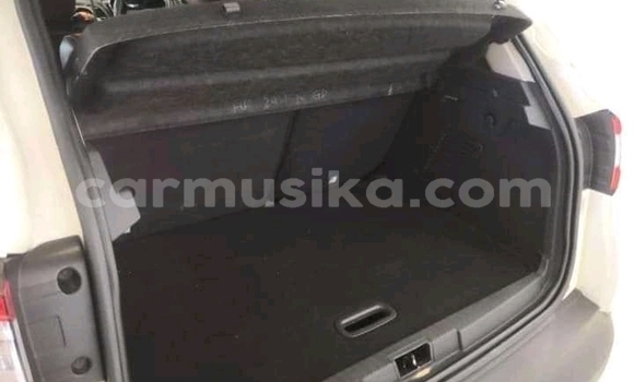 Buy Used Renault Duster White Car in Beitbridge in Matabeleland South Buy Used Renault Duster White Car in Beitbridge in Matabeleland South