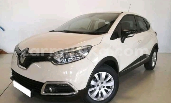 Buy Used Renault Duster White Car in Beitbridge in Matabeleland South Buy Used Renault Duster White Car in Beitbridge in Matabeleland South