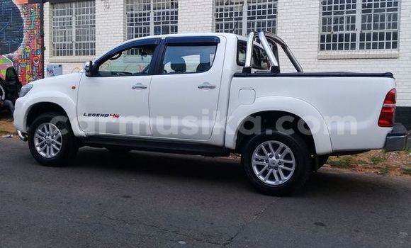Buy Used Toyota Hilux White Car in Beitbridge in Matabeleland South Buy Used Toyota Hilux White Car in Beitbridge in Matabeleland South