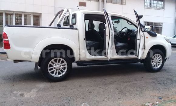 Buy Used Toyota Hilux White Car in Beitbridge in Matabeleland South Buy Used Toyota Hilux White Car in Beitbridge in Matabeleland South