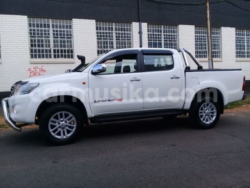 Big with watermark toyota hilux matabeleland south beitbridge 26252