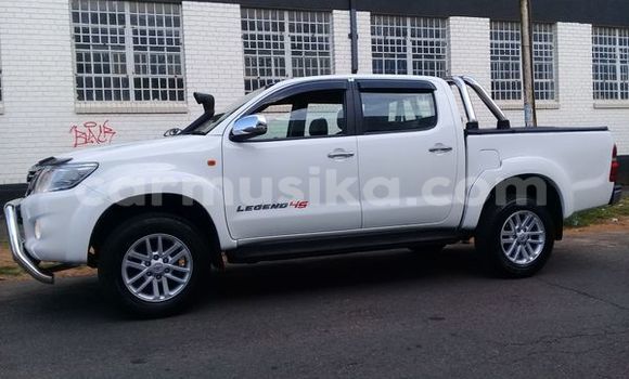 Buy Used Toyota Hilux White Car in Beitbridge in Matabeleland South Buy Used Toyota Hilux White Car in Beitbridge in Matabeleland South