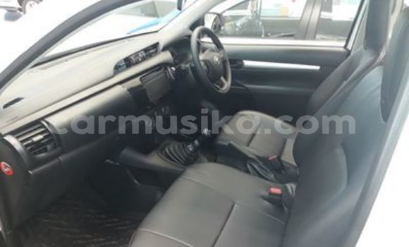 Acheter Toyota hilux à Zvishavane, Midlands Acheter Toyota hilux à Zvishavane, Midlands