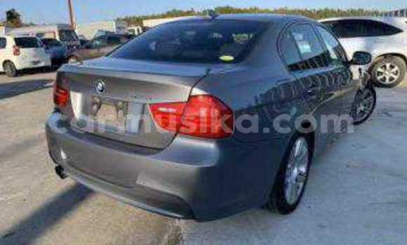 Tenga Tsaru BMW 3–Series Sirivha Mota in Beitbridge in Matabeleland South Tenga Tsaru BMW 3–Series Sirivha Mota in Beitbridge in Matabeleland South