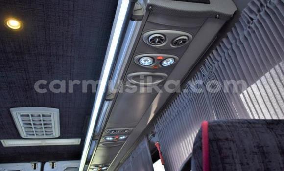 Tenga Tsaru Mercedes‒Benz Sprinter Chena Rori in Beitbridge in Matabeleland South Tenga Tsaru Mercedes‒Benz Sprinter Chena Rori in Beitbridge in Matabeleland South