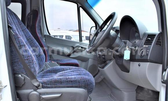 Tenga Tsaru Mercedes‒Benz Sprinter Chena Rori in Beitbridge in Matabeleland South Tenga Tsaru Mercedes‒Benz Sprinter Chena Rori in Beitbridge in Matabeleland South