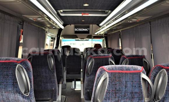 Tenga Tsaru Mercedes‒Benz Sprinter Chena Rori in Beitbridge in Matabeleland South Tenga Tsaru Mercedes‒Benz Sprinter Chena Rori in Beitbridge in Matabeleland South