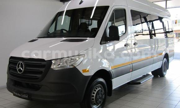 Buy Used Mercedes‒Benz Sprinter White Truck in Beitbridge in Matabeleland South