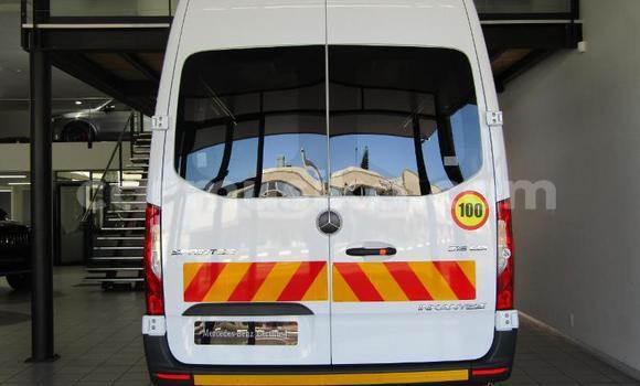Acheter Occasion Utilitaire Mercedes‒Benz Sprinter Blanc à Beitbridge, Matabeleland South Acheter Occasion Utilitaire Mercedes‒Benz Sprinter Blanc à Beitbridge, Matabeleland South