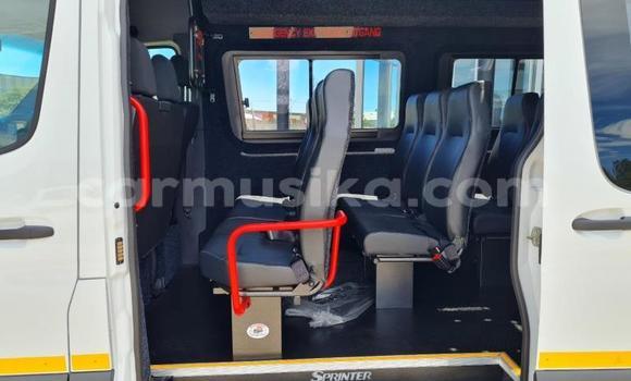 Acheter Occasion Utilitaire Mercedes‒Benz Sprinter Blanc à Beitbridge, Matabeleland South Acheter Occasion Utilitaire Mercedes‒Benz Sprinter Blanc à Beitbridge, Matabeleland South