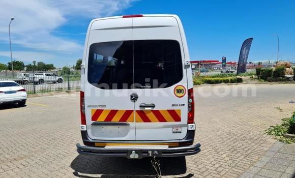 Acheter Occasion Utilitaire Mercedes‒Benz Sprinter Blanc à Beitbridge, Matabeleland South Acheter Occasion Utilitaire Mercedes‒Benz Sprinter Blanc à Beitbridge, Matabeleland South