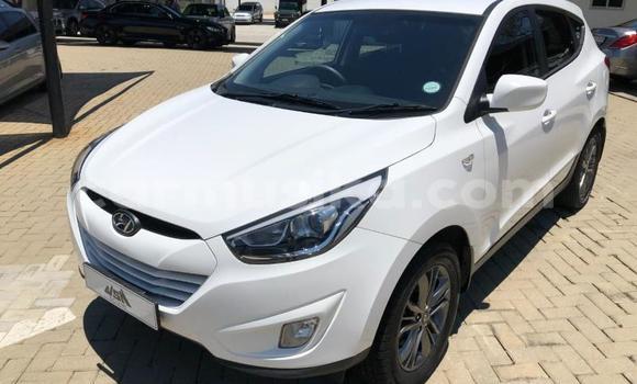 Acheter Occasion Voiture Hyundai ix35 Blanc à Beitbridge, Matabeleland South Acheter Occasion Voiture Hyundai ix35 Blanc à Beitbridge, Matabeleland South