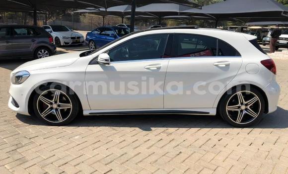 Buy Used Mercedes-Benz C250 coupe White Car in Beitbridge in Matabeleland South