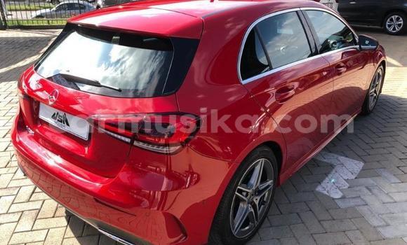 Tenga Tsaru Mercedes‒Benz C-klasse AMG Tsvuku Mota in Beitbridge in Matabeleland South Tenga Tsaru Mercedes‒Benz C-klasse AMG Tsvuku Mota in Beitbridge in Matabeleland South