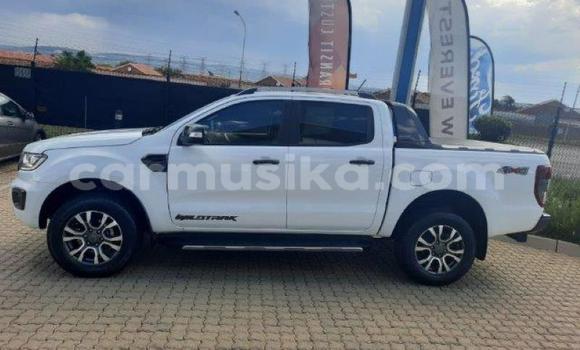Nunua Ilio tumika Ford Ranger Nyeupe Gari ndani ya Beitbridge nchini Matabeleland Kusini Nunua Ilio tumika Ford Ranger Nyeupe Gari ndani ya Beitbridge nchini Matabeleland Kusini