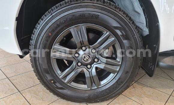 Tenga Tsaru Toyota Hilux Chena Mota in Beitbridge in Matabeleland South Tenga Tsaru Toyota Hilux Chena Mota in Beitbridge in Matabeleland South