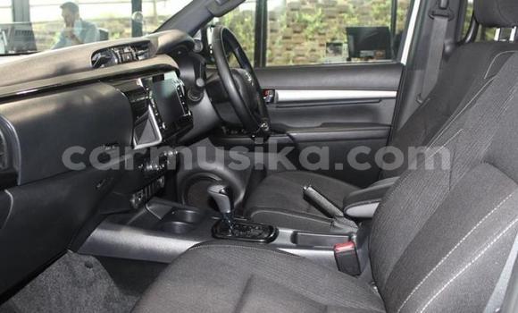 Acheter Occasion Voiture Toyota Hilux Blanc à Beitbridge, Matabeleland South Acheter Occasion Voiture Toyota Hilux Blanc à Beitbridge, Matabeleland South