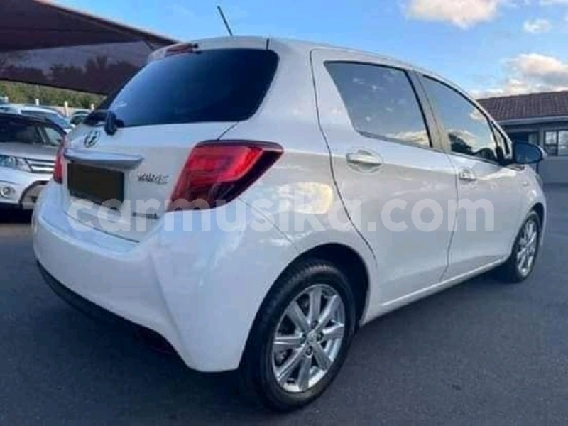 Big with watermark toyota yaris matabeleland south beitbridge 26292