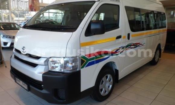 Tenga Tsaru Toyota Hiace Chena Mota in Beitbridge in Matabeleland South Tenga Tsaru Toyota Hiace Chena Mota in Beitbridge in Matabeleland South