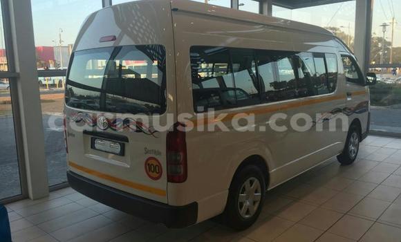 Tenga Tsaru Toyota Hiace Chena Mota in Beitbridge in Matabeleland South Tenga Tsaru Toyota Hiace Chena Mota in Beitbridge in Matabeleland South