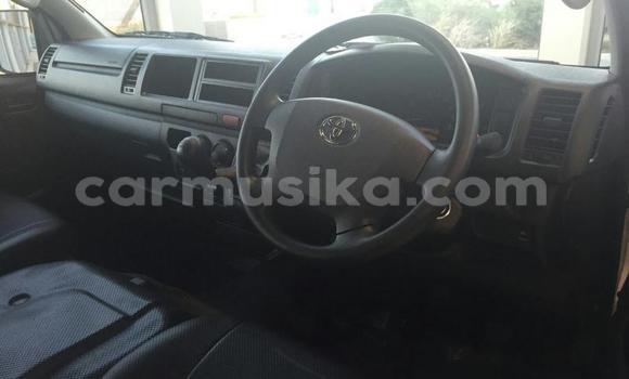 Tenga Tsaru Toyota Hiace Chena Mota in Beitbridge in Matabeleland South Tenga Tsaru Toyota Hiace Chena Mota in Beitbridge in Matabeleland South