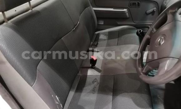 Acheter Occasion Voiture Nissan Hardbody Blanc à Beitbridge, Matabeleland South Acheter Occasion Voiture Nissan Hardbody Blanc à Beitbridge, Matabeleland South