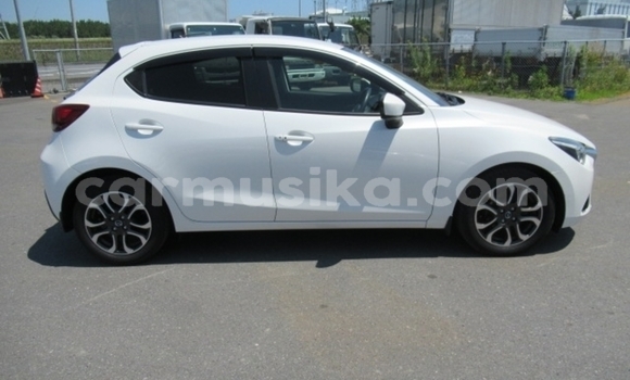 Nunua Ilio tumika Mazda Demio Nyeupe Gari ndani ya Beitbridge nchini Matabeleland Kusini Nunua Ilio tumika Mazda Demio Nyeupe Gari ndani ya Beitbridge nchini Matabeleland Kusini