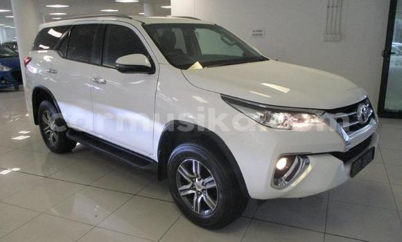 Buy Used Toyota Fortuner White Car in Beitbridge in Matabeleland South Buy Used Toyota Fortuner White Car in Beitbridge in Matabeleland South