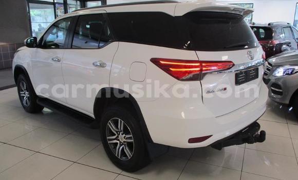 Buy Used Toyota Fortuner White Car in Beitbridge in Matabeleland South Buy Used Toyota Fortuner White Car in Beitbridge in Matabeleland South